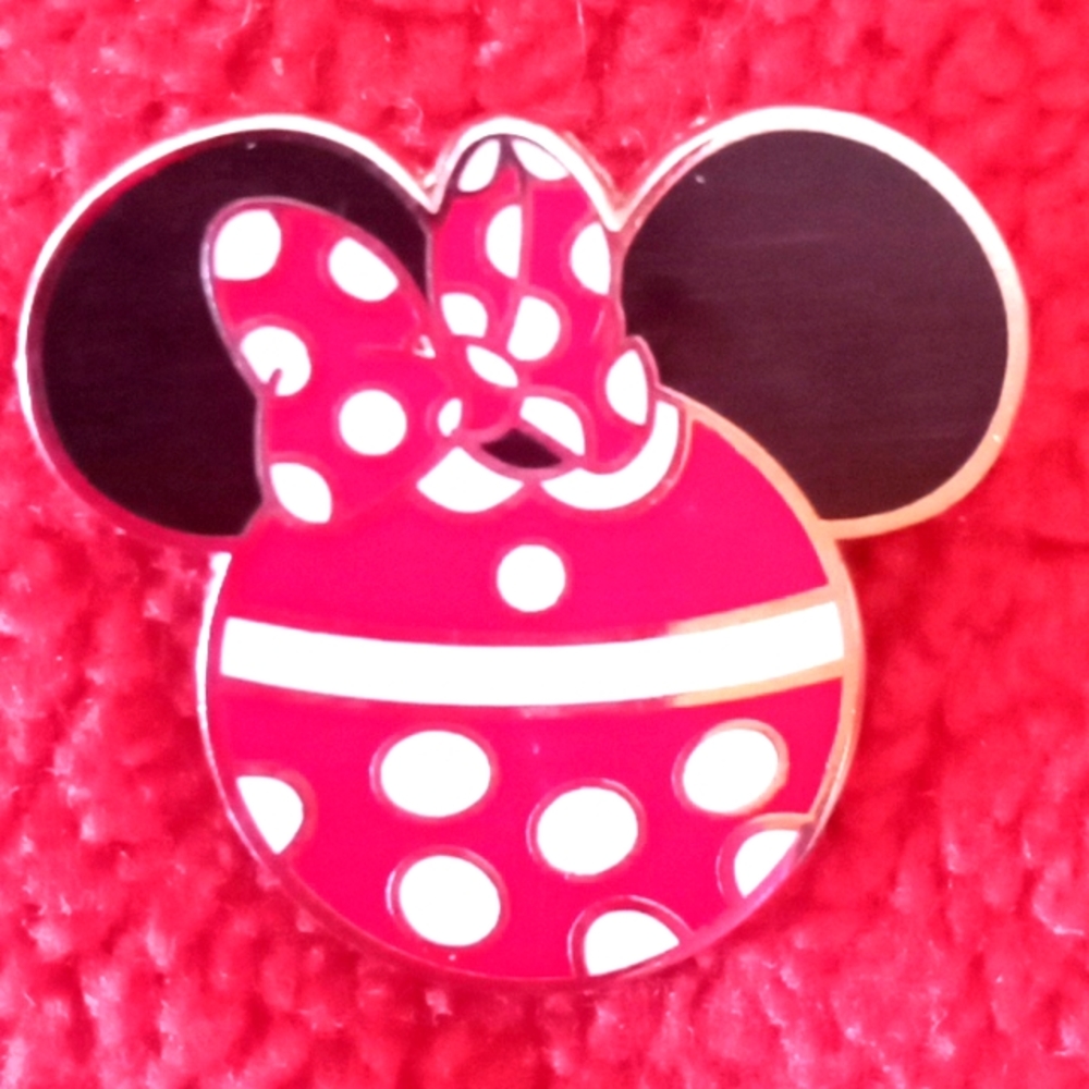 DISNEY MINNIE MOUSE EARS PIN - Picture 1 of 3